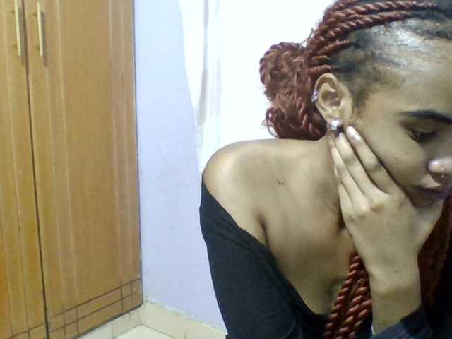 Prettie-brownskin live webcam show