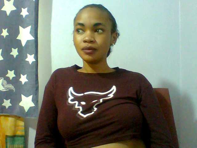 Prettie-brownskin live cam on BongaCams