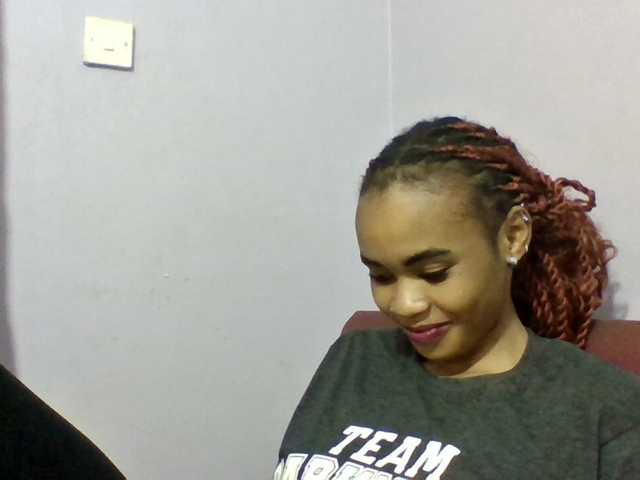 Prettie-brownskin live cam on BongaCams