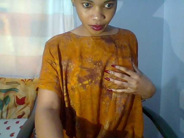 Prettie-brownskin live cam on BongaCams