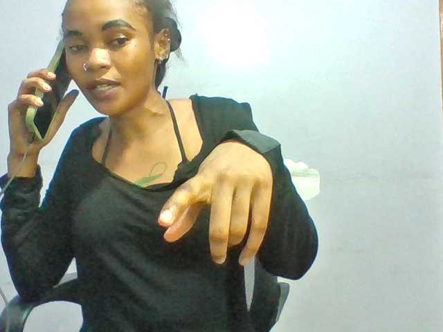 Prettie-brownskin live cam on BongaCams