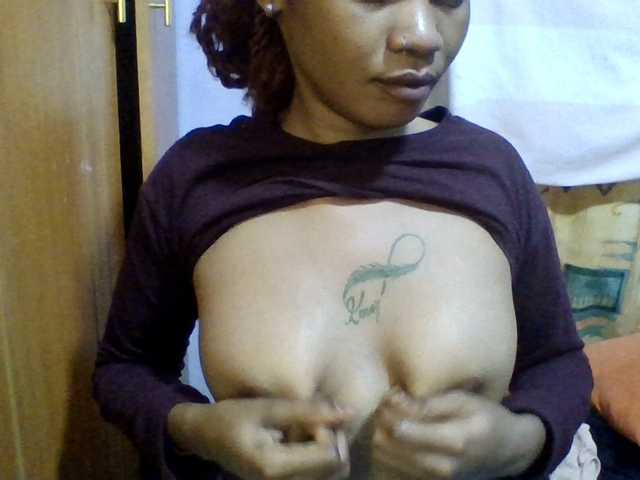 Prettie-brownskin live cam on BongaCams