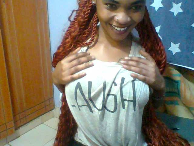 Prettie-brownskin live cam on BongaCams
