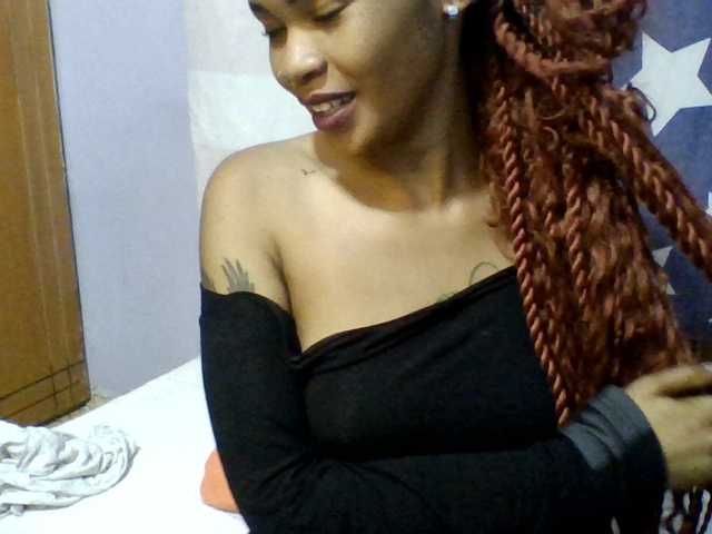 Prettie-brownskin live cam on BongaCams