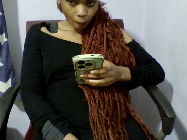 Prettie-brownskin live cam on BongaCams