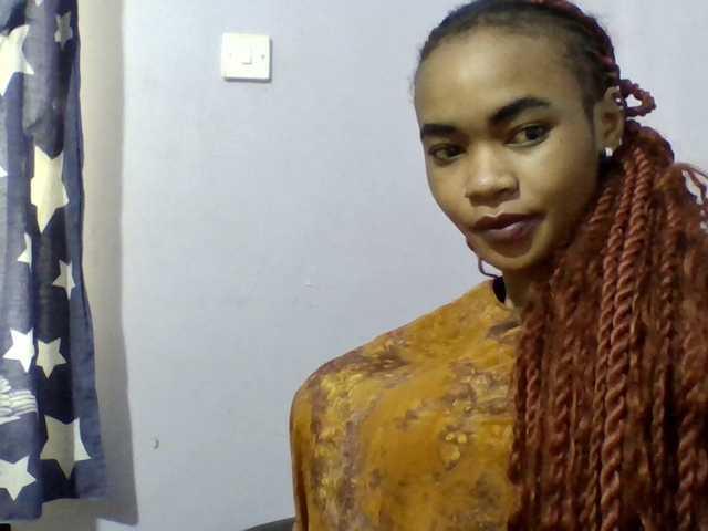 Prettie-brownskin live webcam show