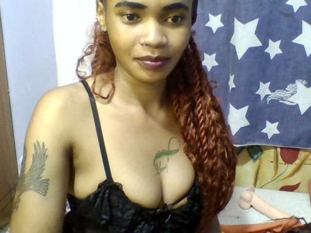 Prettie-brownskin live cam on BongaCams