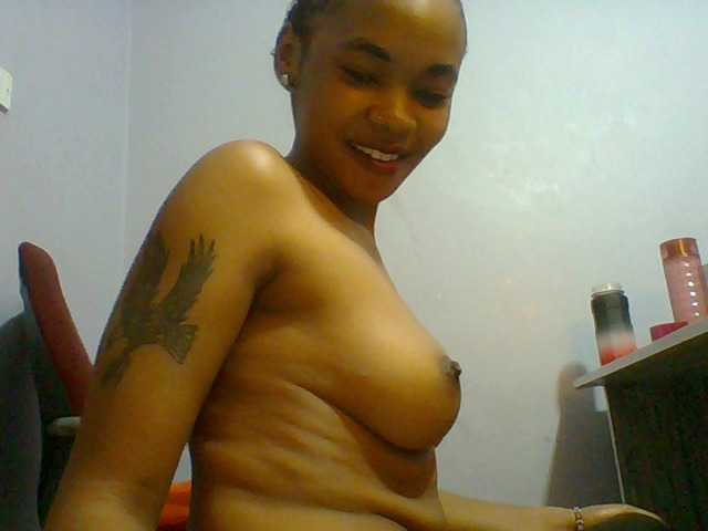 Prettie-brownskin live cam on BongaCams