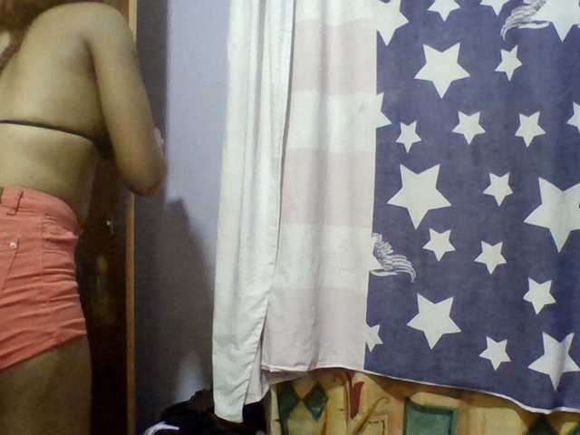 Prettie-brownskin live cam on BongaCams