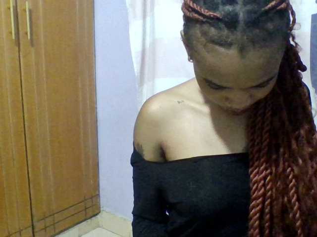 Prettie-brownskin live webcam show