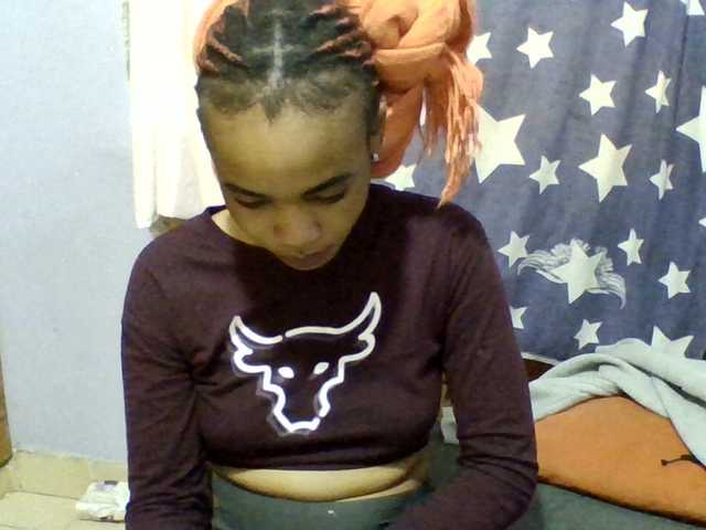 Prettie-brownskin live cam on BongaCams