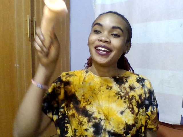 Prettie-brownskin live webcam show