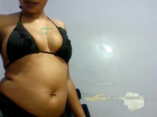 Prettie-brownskin live cam on BongaCams