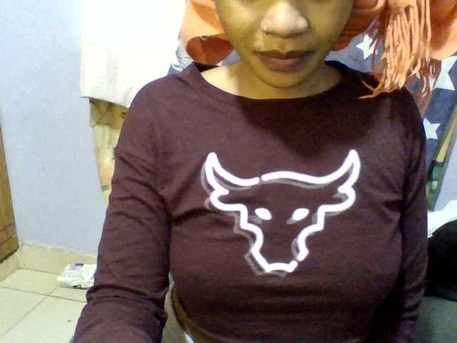 Prettie-brownskin live cam on BongaCams