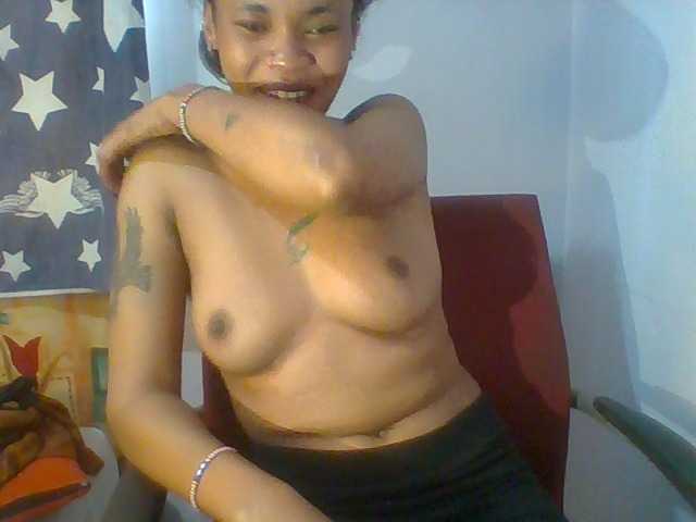 Prettie-brownskin live cam on BongaCams