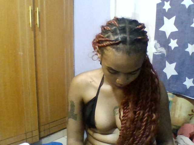 Prettie-brownskin live cam on BongaCams