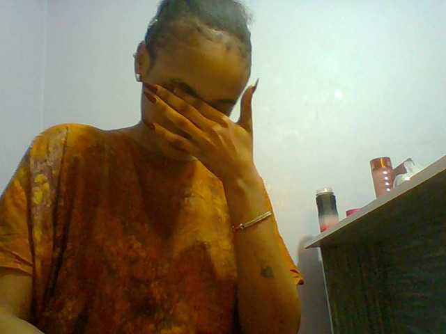 Prettie-brownskin live cam on BongaCams