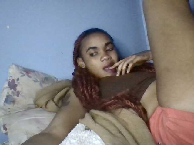 Prettie-brownskin live cam on BongaCams