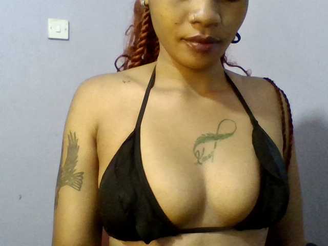 Prettie-brownskin live webcam show