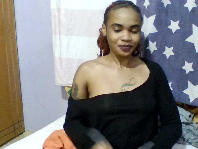 Prettie-brownskin live cam on BongaCams