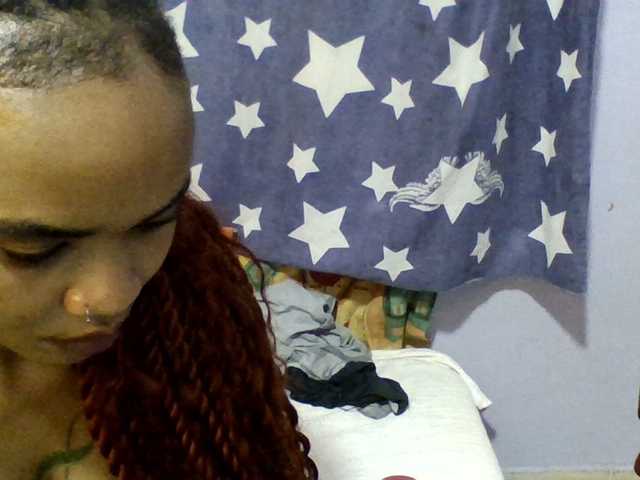 Prettie-brownskin live webcam show