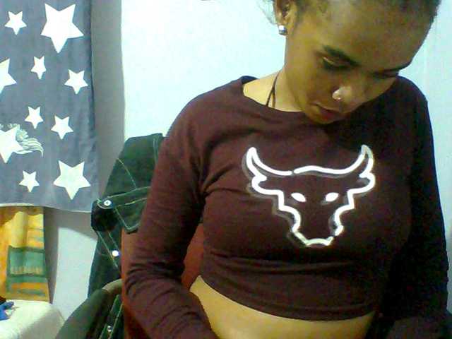 Prettie-brownskin live cam on BongaCams