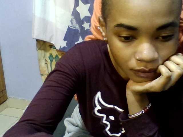 Prettie-brownskin live cam on BongaCams