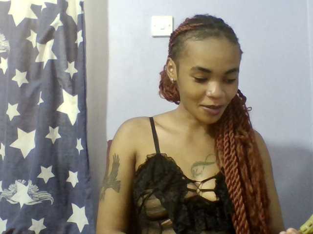Prettie-brownskin live cam on BongaCams