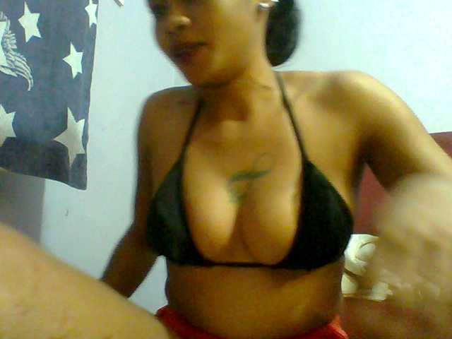 Prettie-brownskin live cam on BongaCams