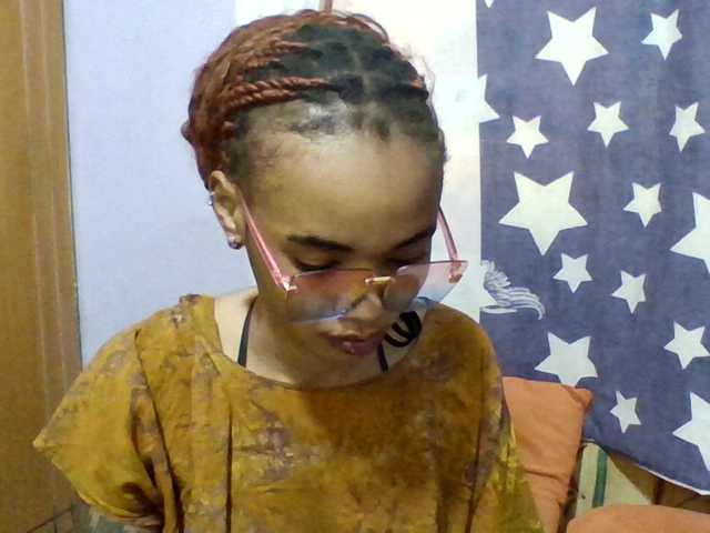Prettie-brownskin live cam on BongaCams