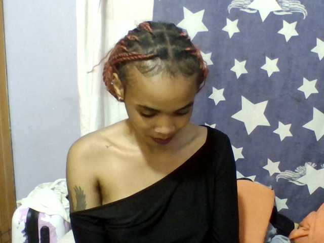 Prettie-brownskin live cam on BongaCams