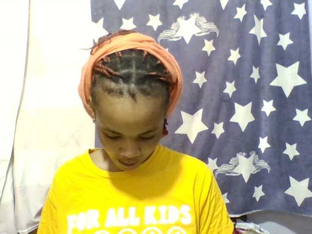 Prettie-brownskin live cam on BongaCams