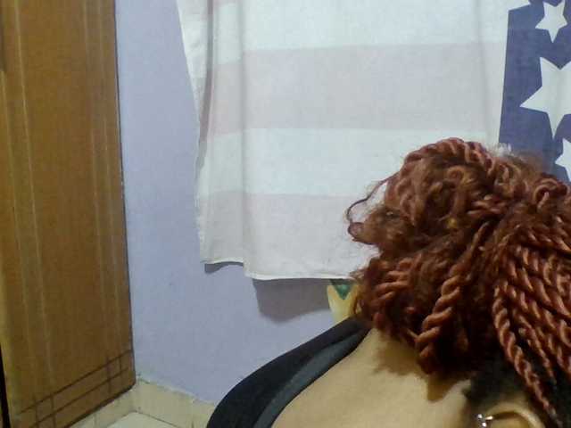 Prettie-brownskin live cam on BongaCams