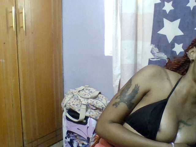 Prettie-brownskin live cam on BongaCams