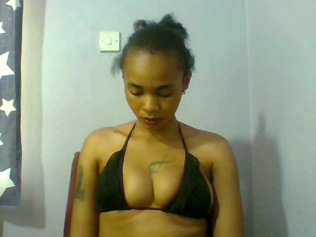 Prettie-brownskin live cam on BongaCams
