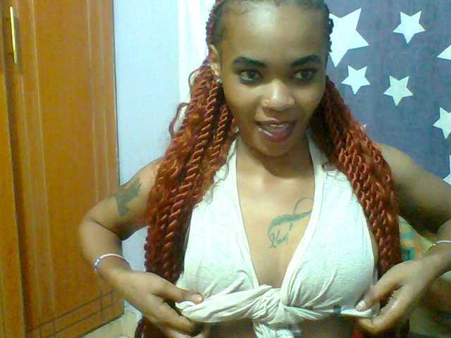 Prettie-brownskin live cam on BongaCams