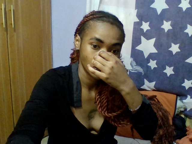 Prettie-brownskin live cam on BongaCams