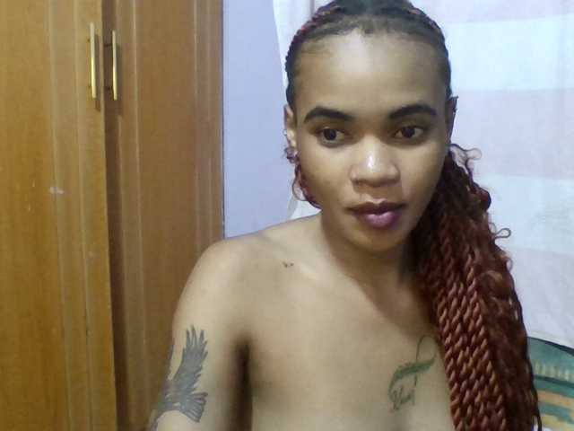 Prettie-brownskin live cam on BongaCams