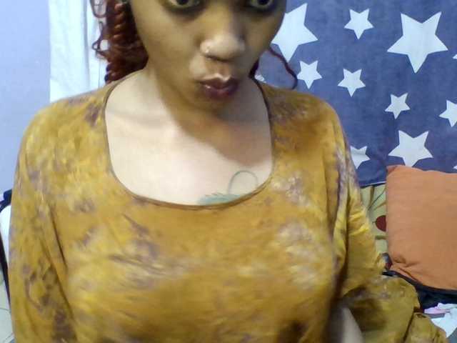 Prettie-brownskin live cam on BongaCams