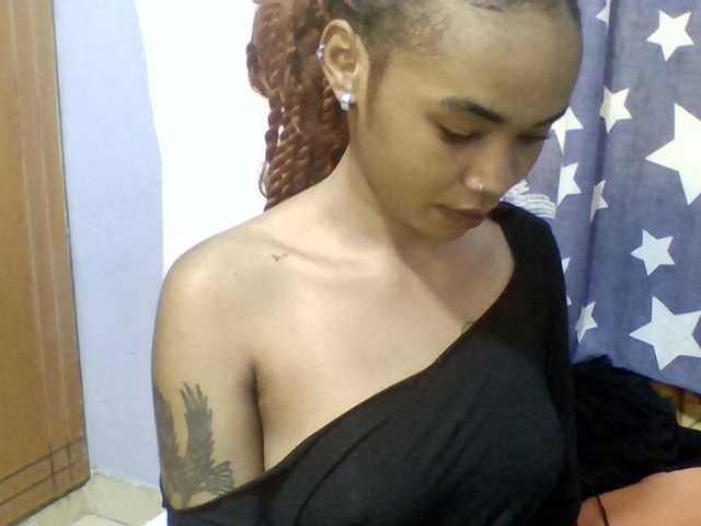 Prettie-brownskin live cam on BongaCams