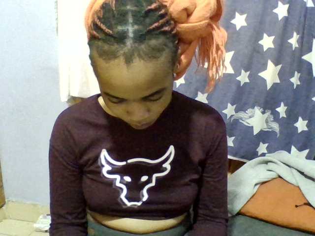Prettie-brownskin live cam on BongaCams
