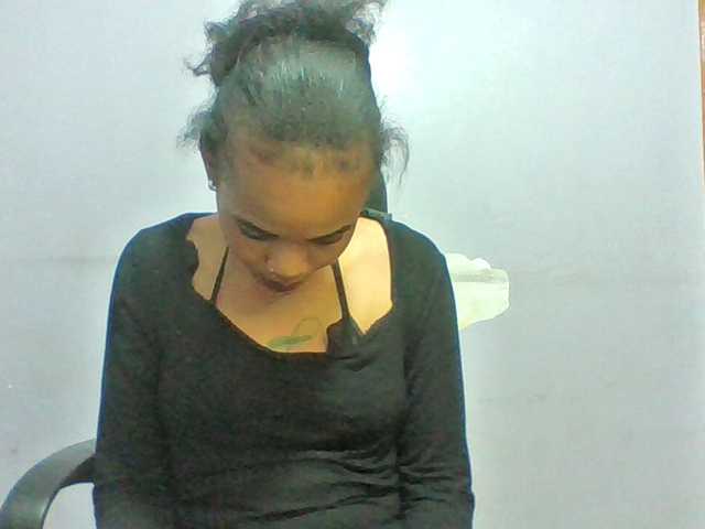 Prettie-brownskin live cam on BongaCams