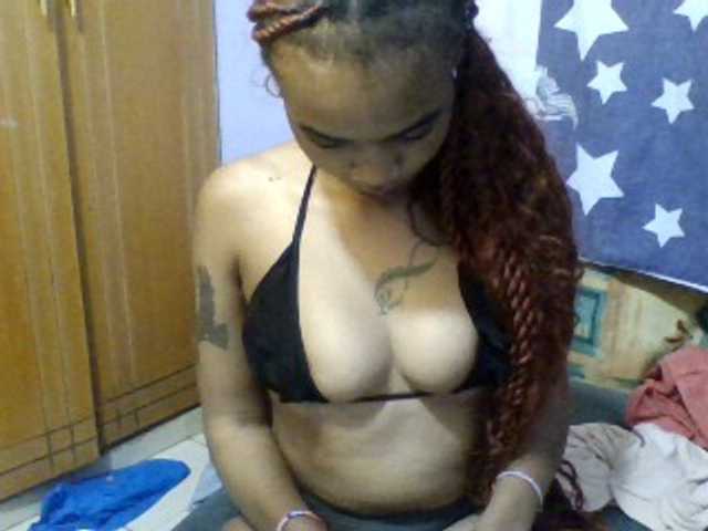 Prettie-brownskin live cam on BongaCams