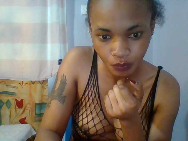 Prettie-brownskin live cam on BongaCams