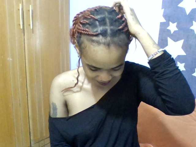 Prettie-brownskin live cam on BongaCams