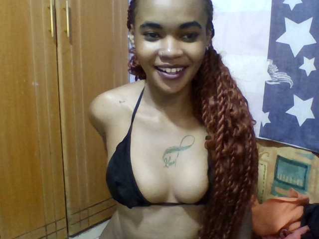 Prettie-brownskin live cam on BongaCams