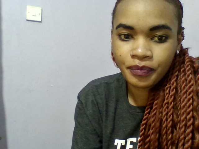 Prettie-brownskin live cam on BongaCams