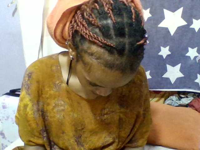 Prettie-brownskin live cam on BongaCams