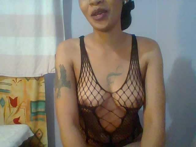 Prettie-brownskin live cam on BongaCams