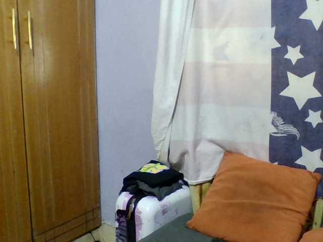 Prettie-brownskin live cam on BongaCams